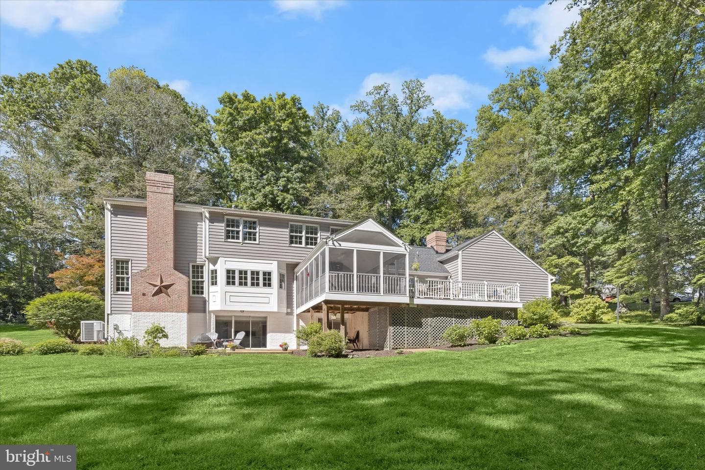 1109 E Wheel Road photo 101