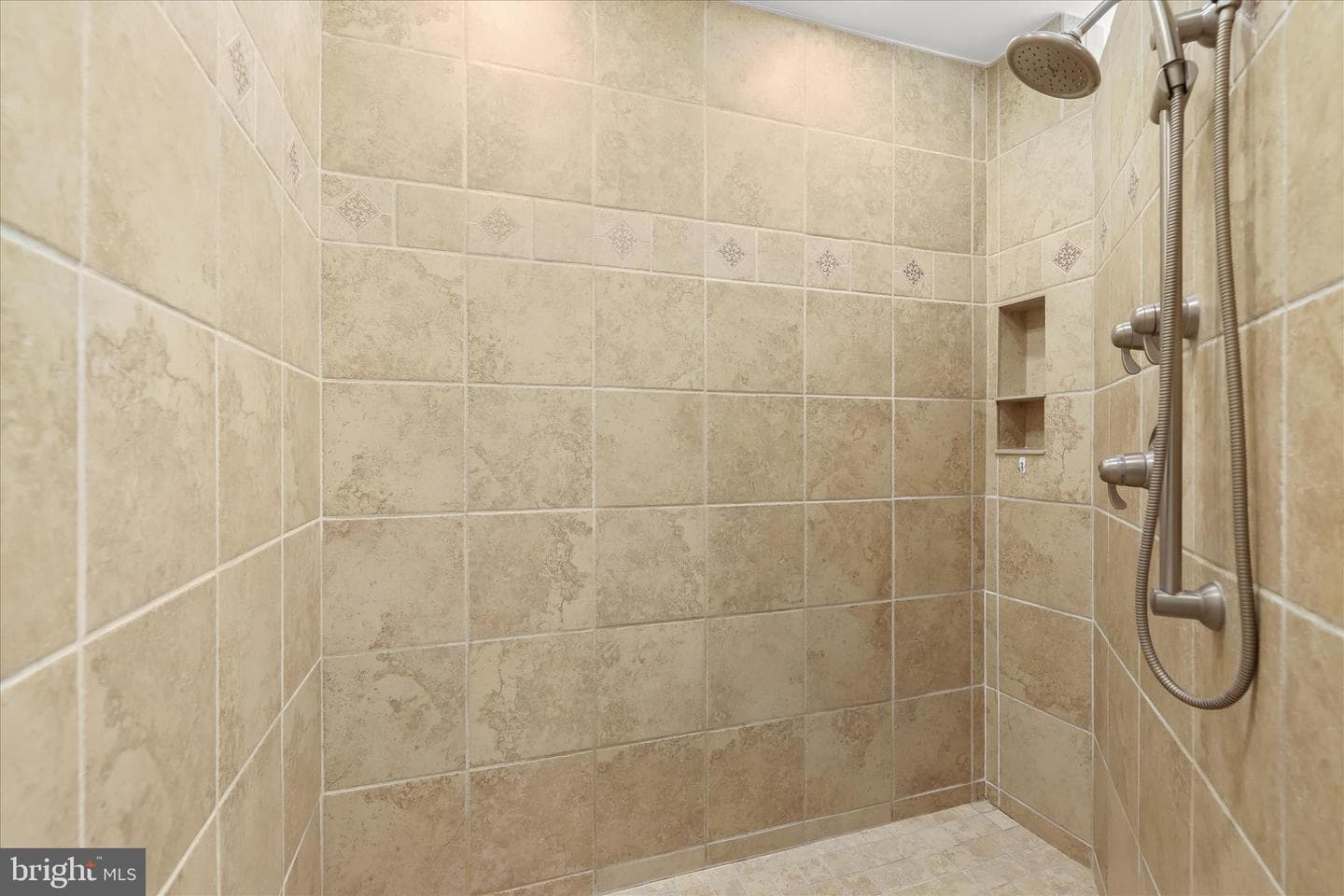 1109 E Wheel Road photo 74