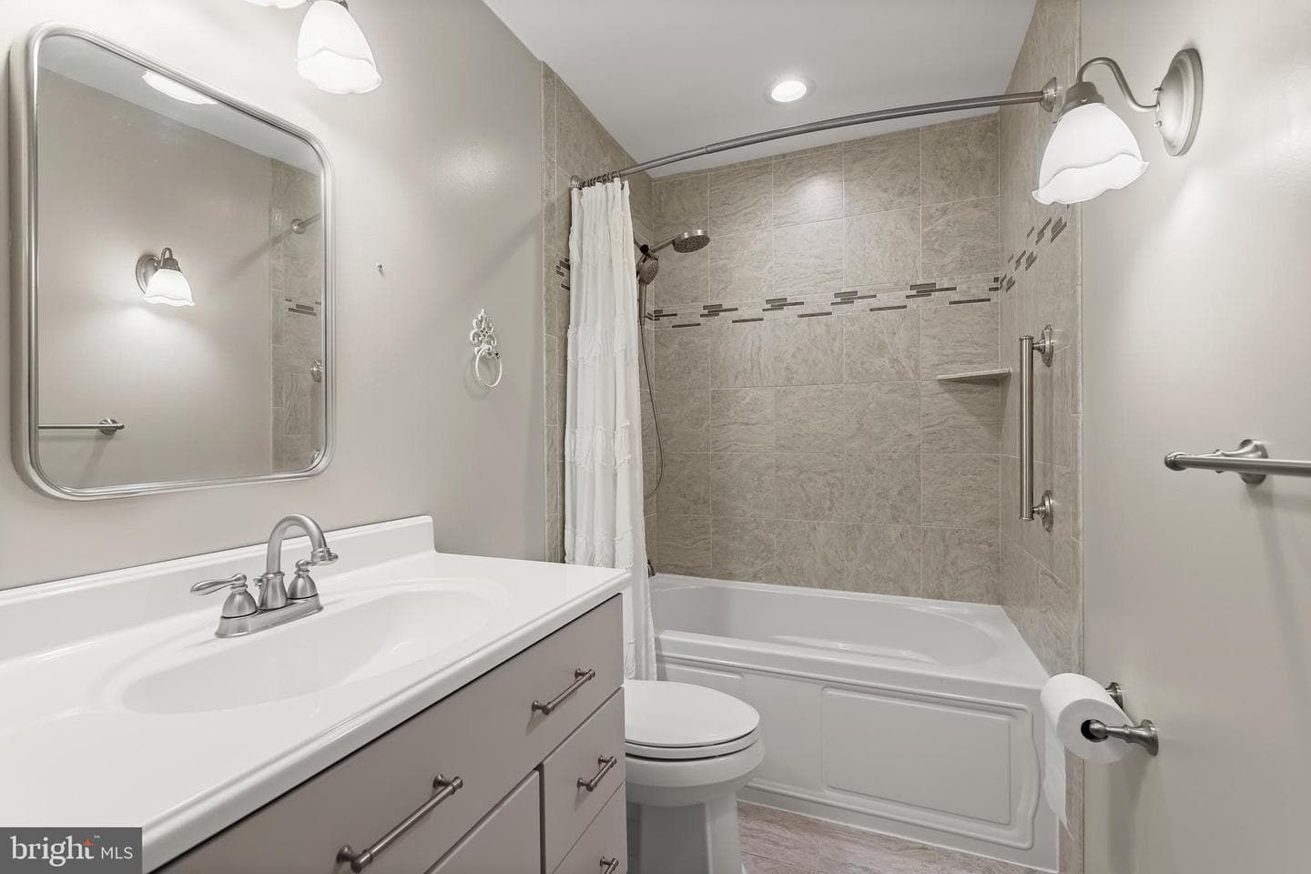 1109 E Wheel Road photo 81