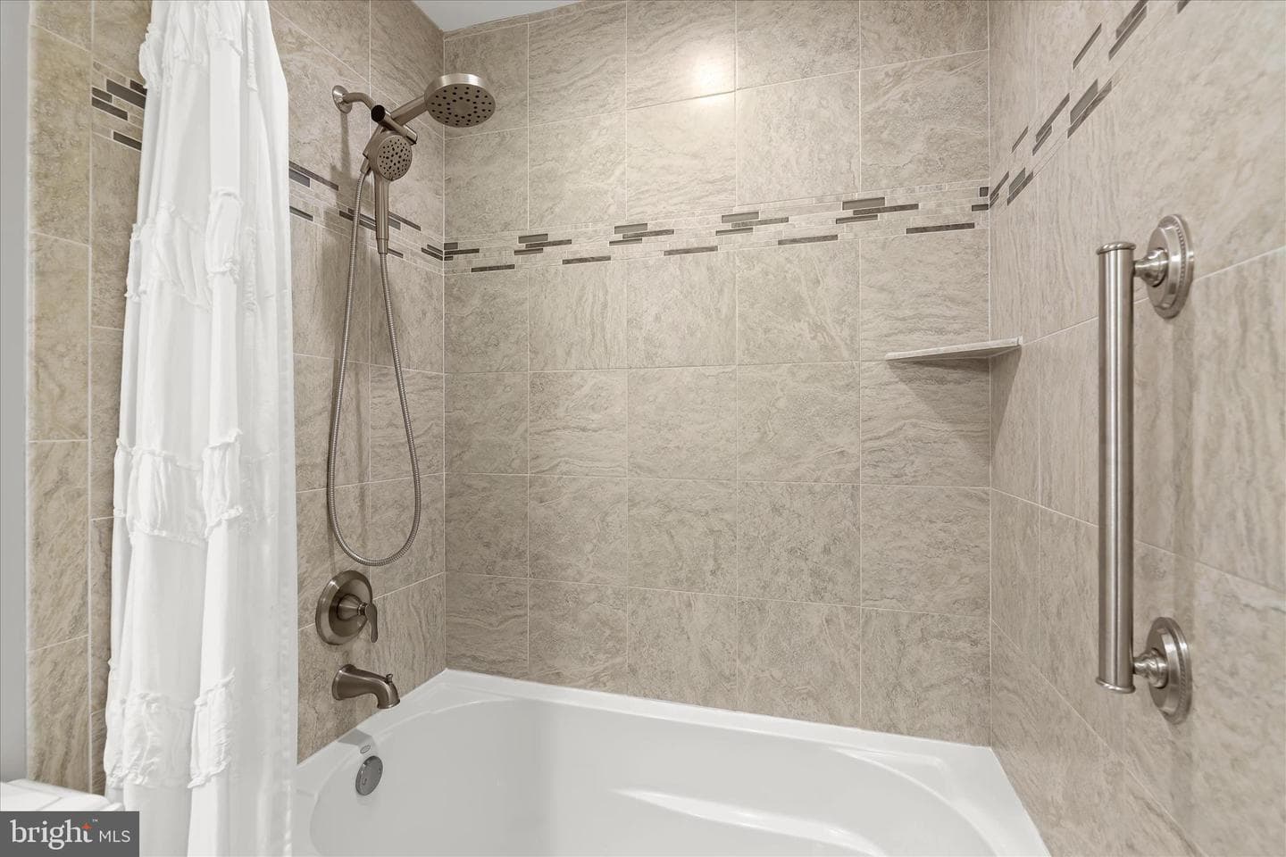 1109 E Wheel Road photo 82