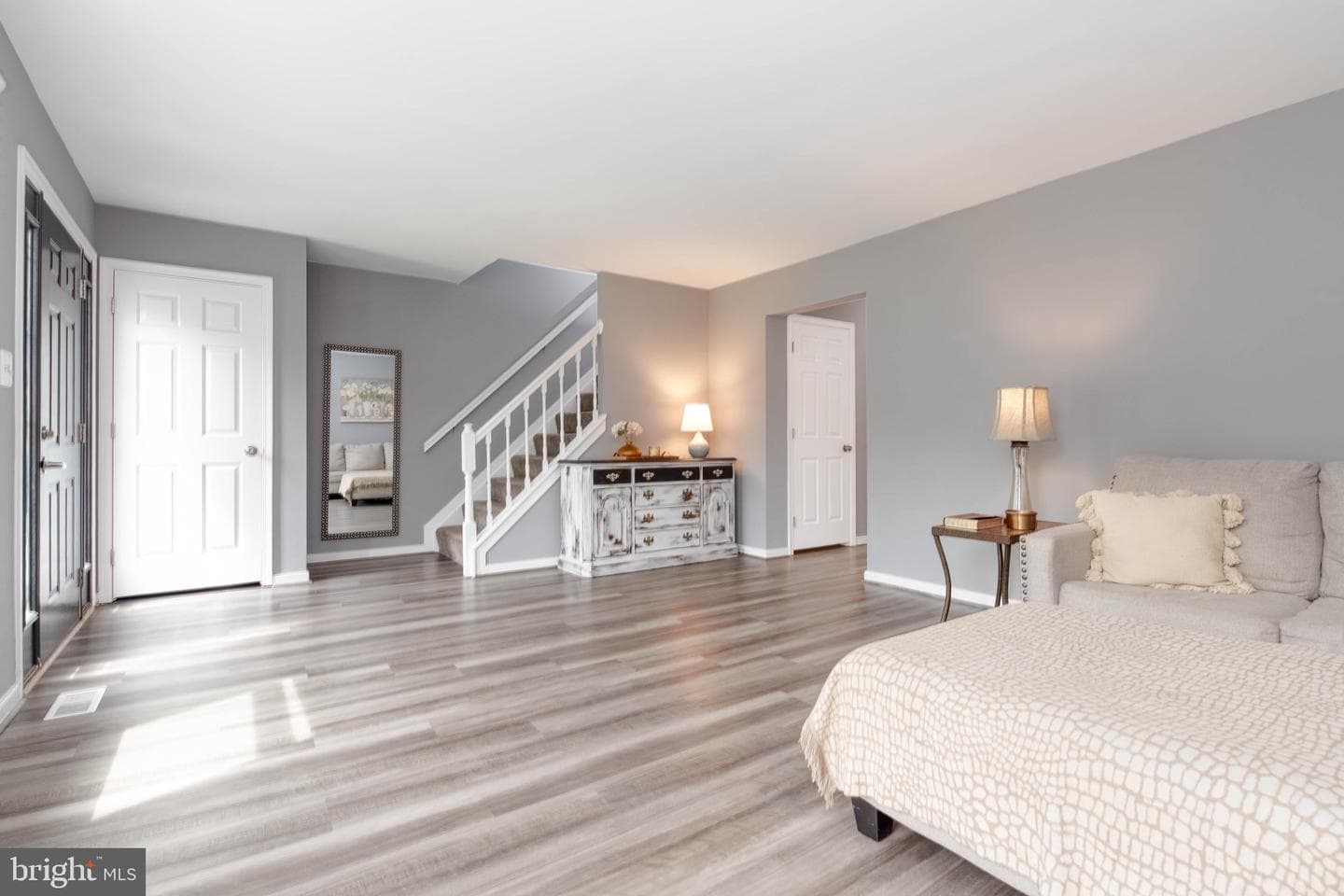 609 Kildonan Court photo 5
