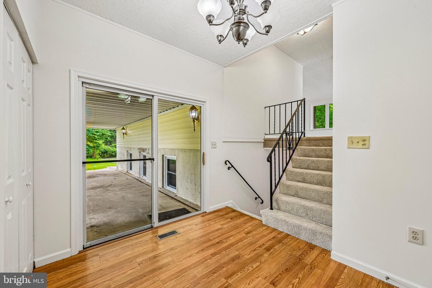513 Normandy Lane photo 4