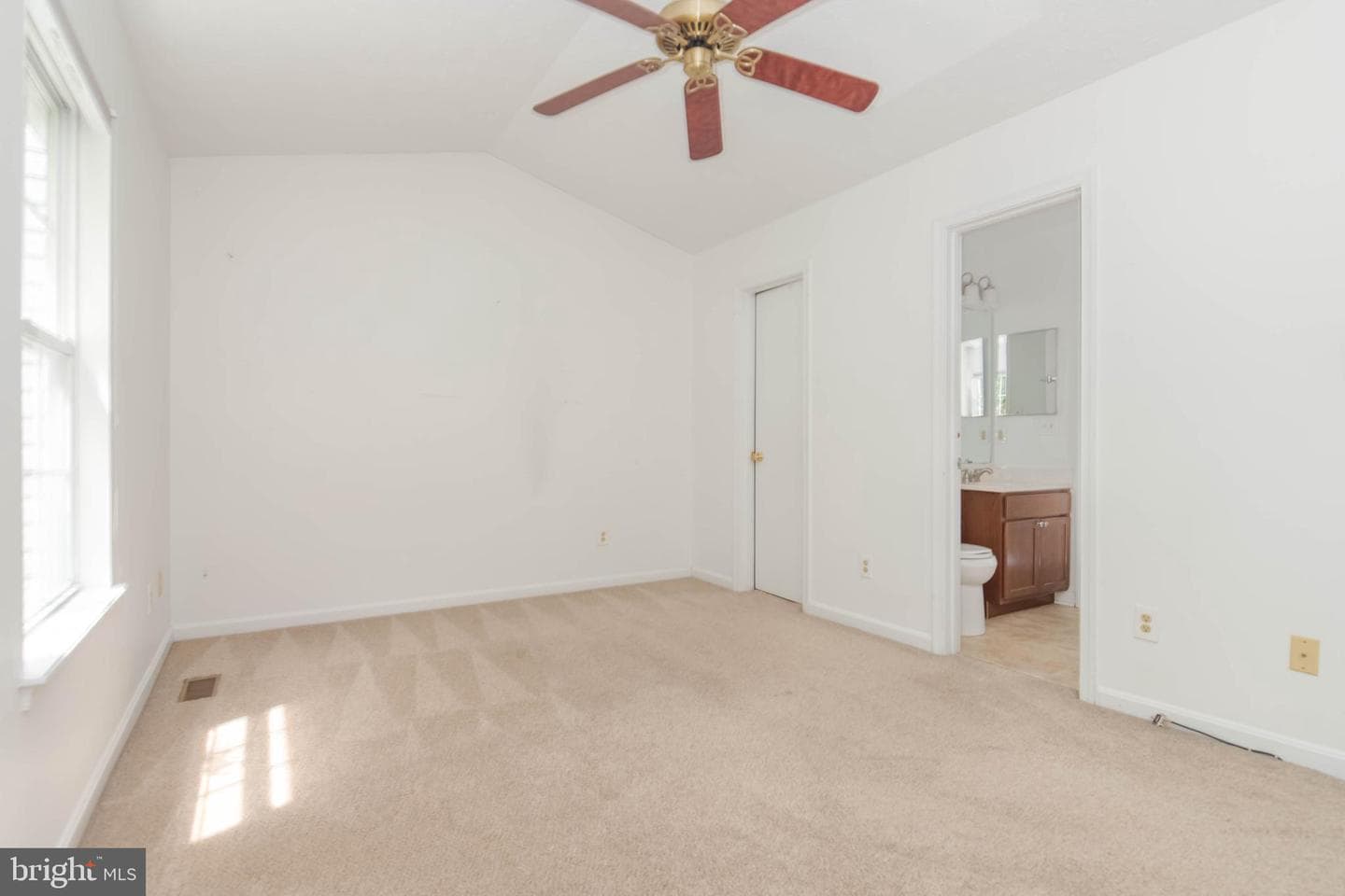103 Remington Circle photo 17