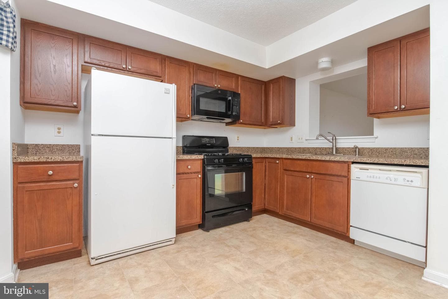 103 Remington Circle photo 5