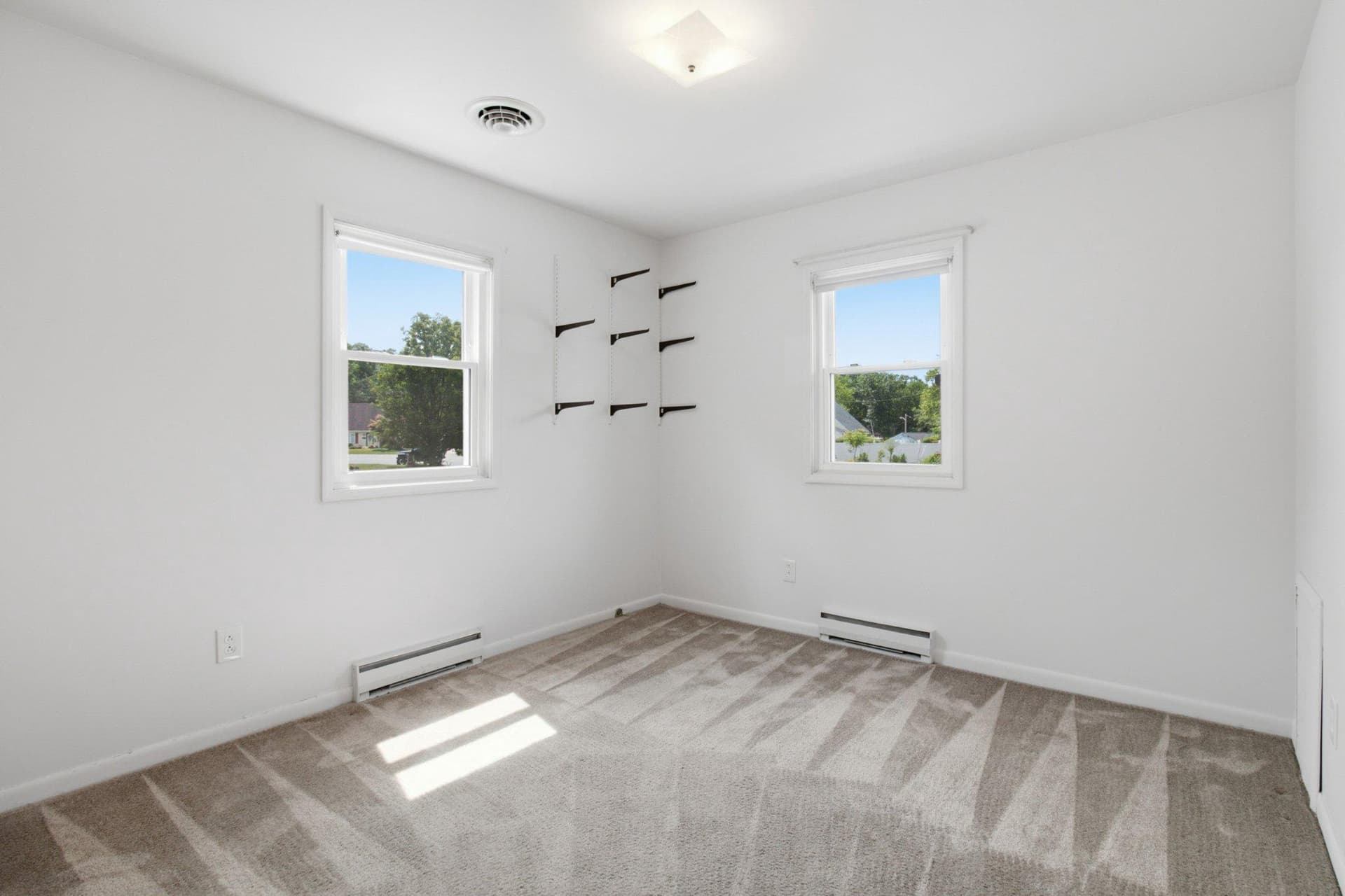 531 Eckhart Drive photo 22