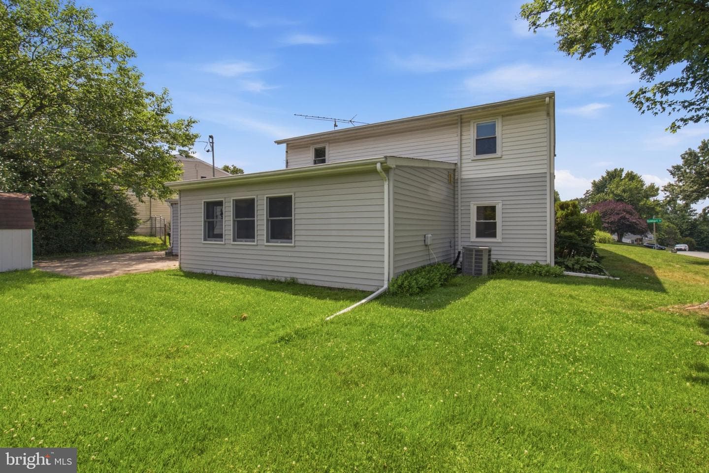 531 Eckhart Drive photo 6
