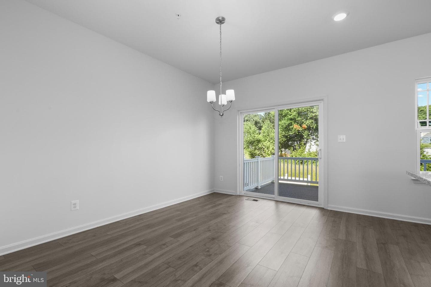 379 Hackley Drive photo 11
