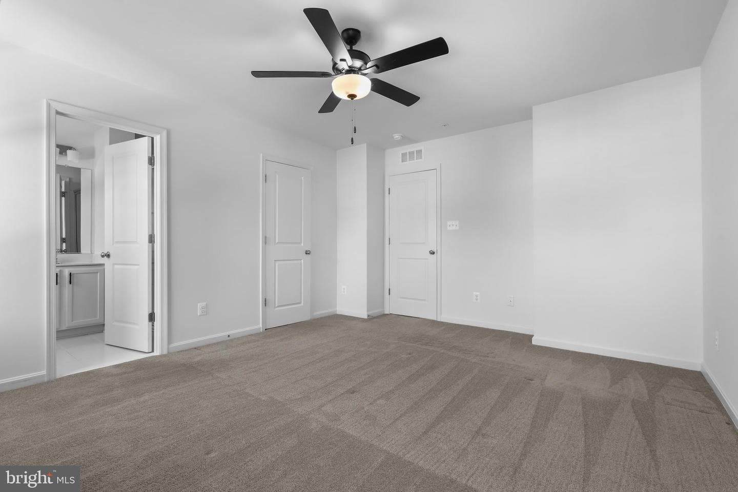 379 Hackley Drive photo 22