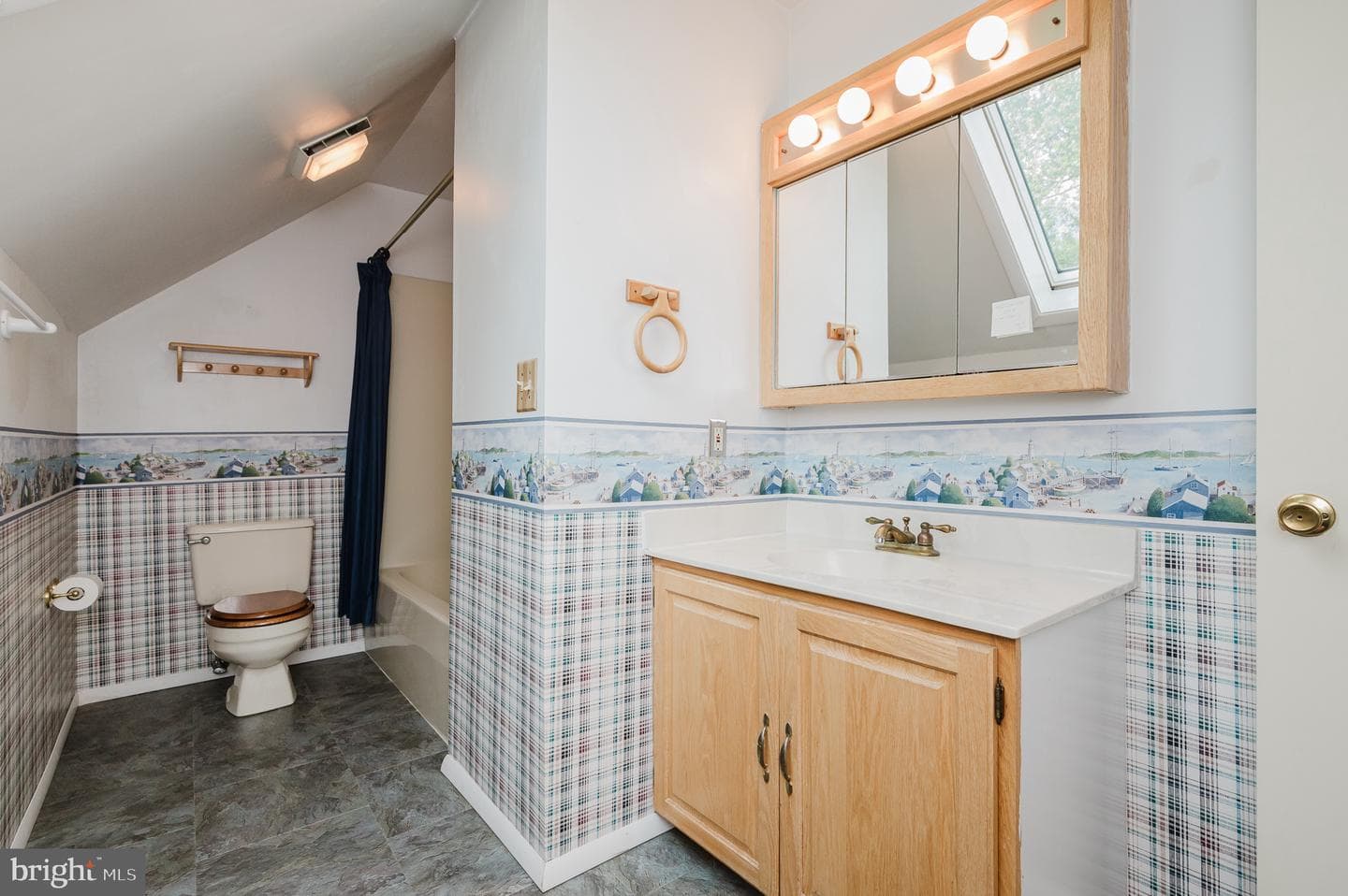 132 Regent Drive photo 50