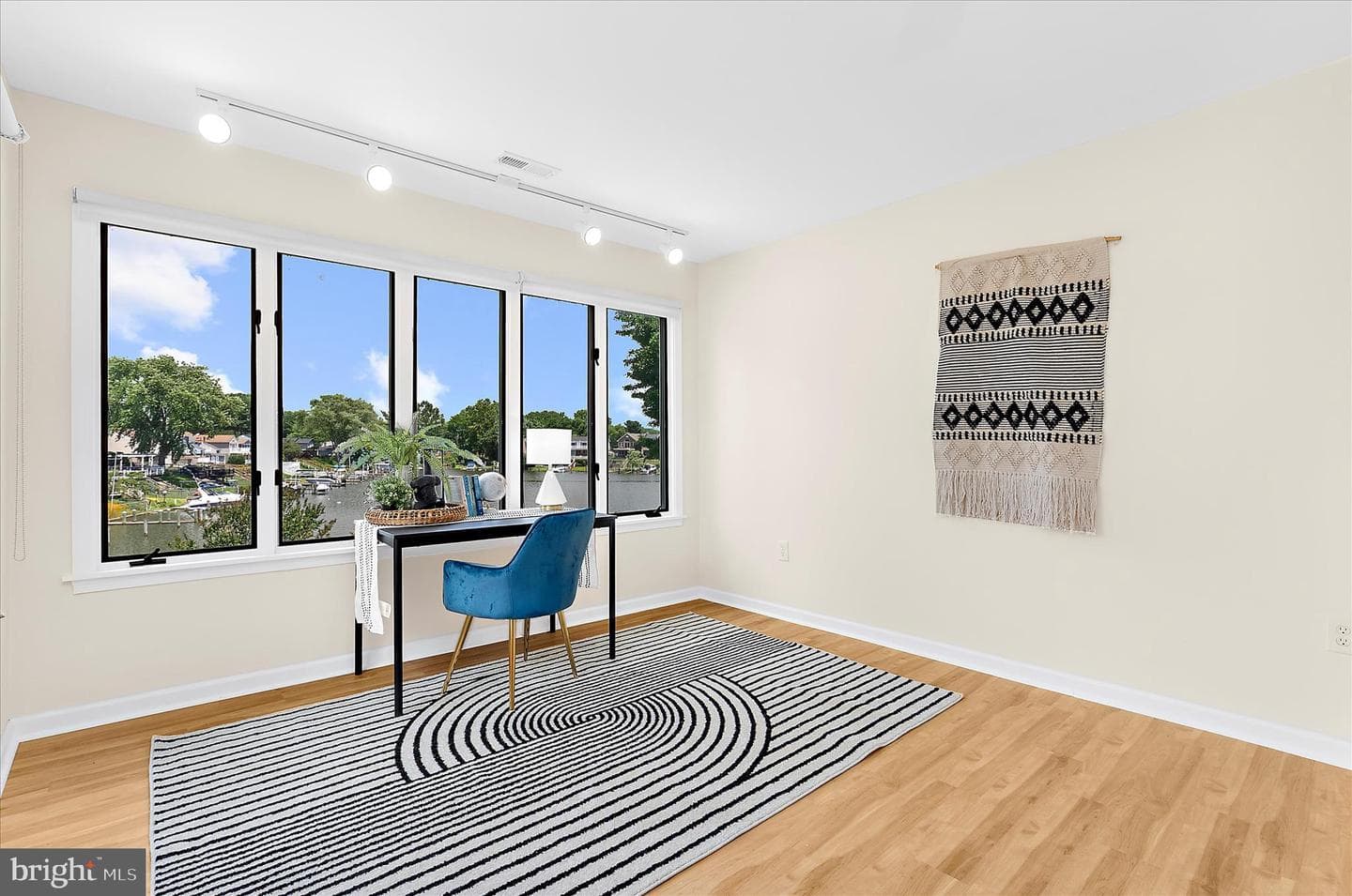 35 Neptune Drive photo 40