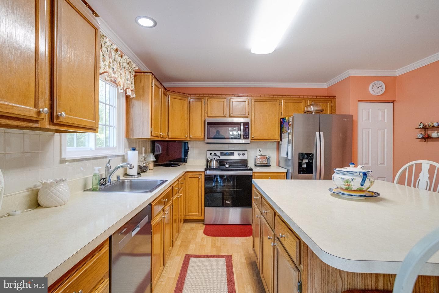 1410 Valbrook Court S photo 17