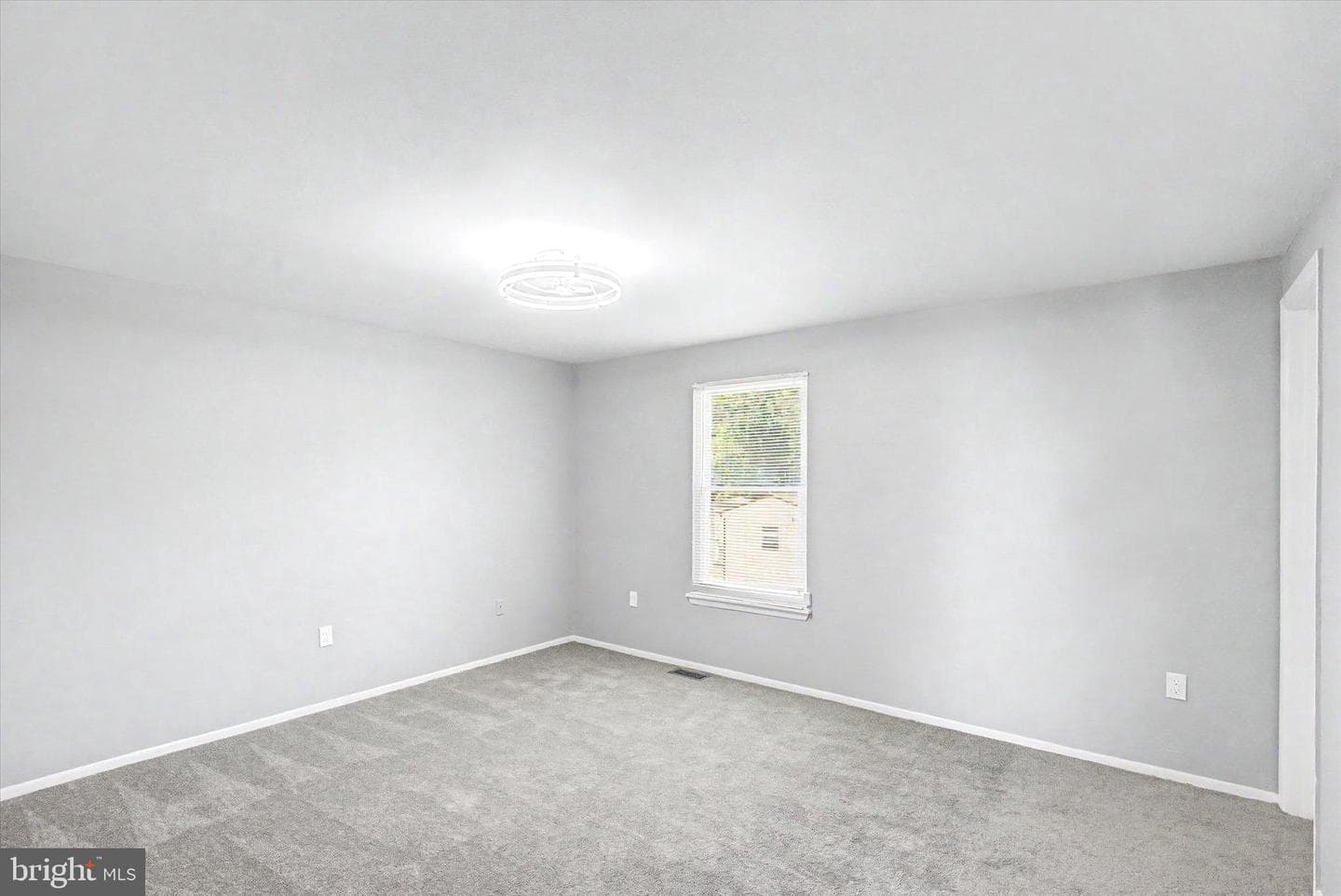 958 Edmund Street photo 10