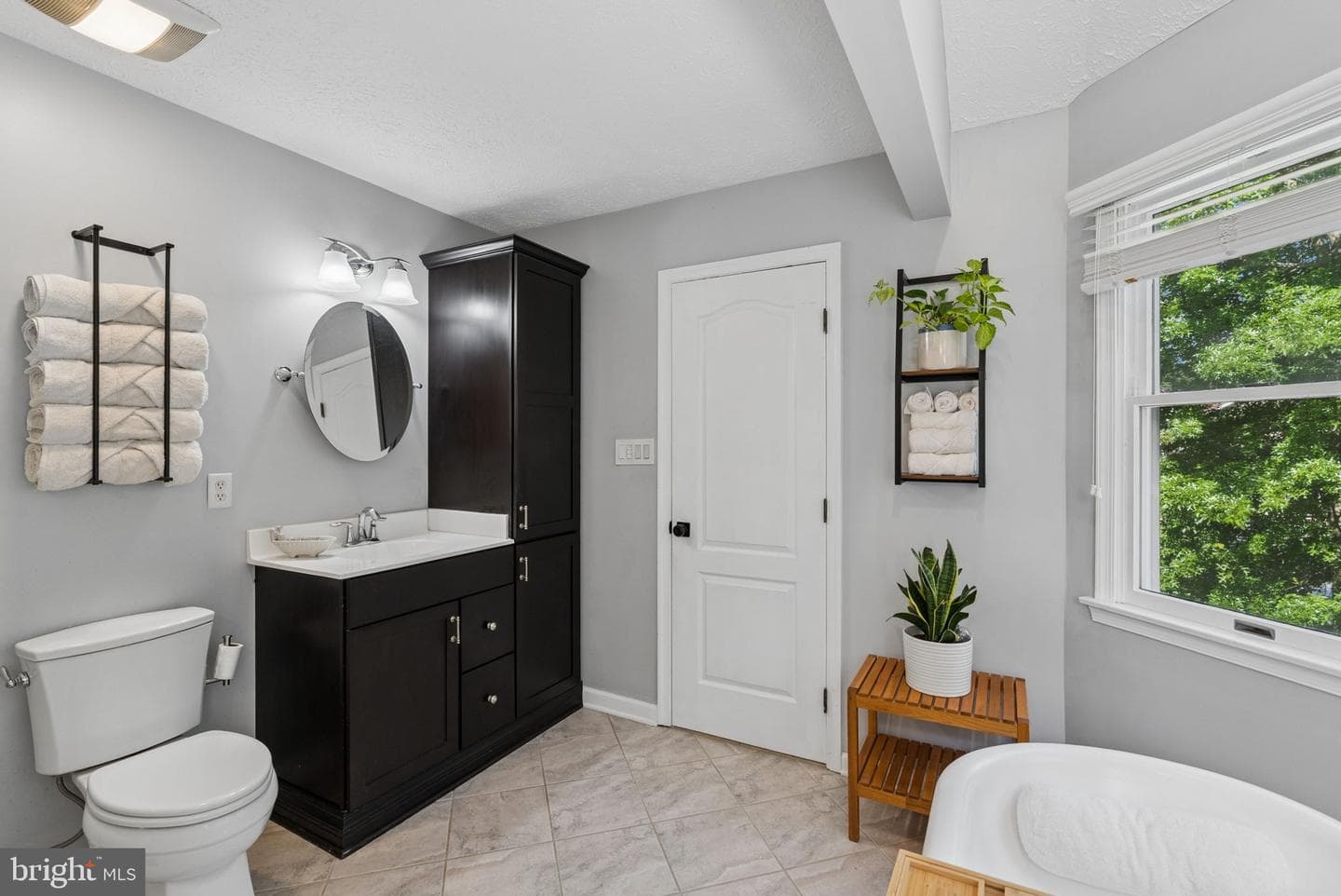 404 Crofton Court photo 23