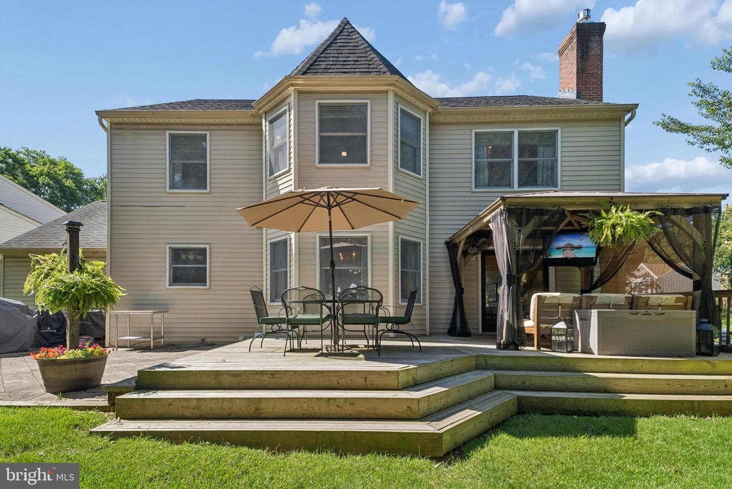 404 Crofton Court photo 34