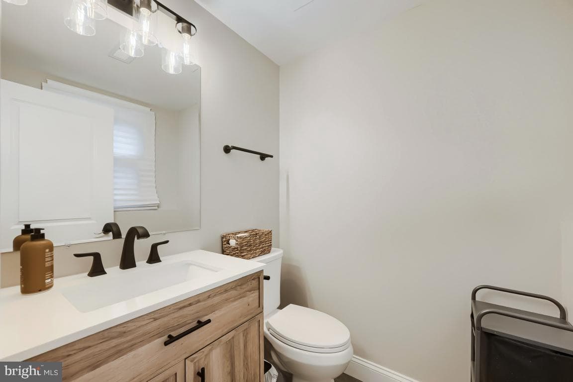 600 E Macphail Road photo 27