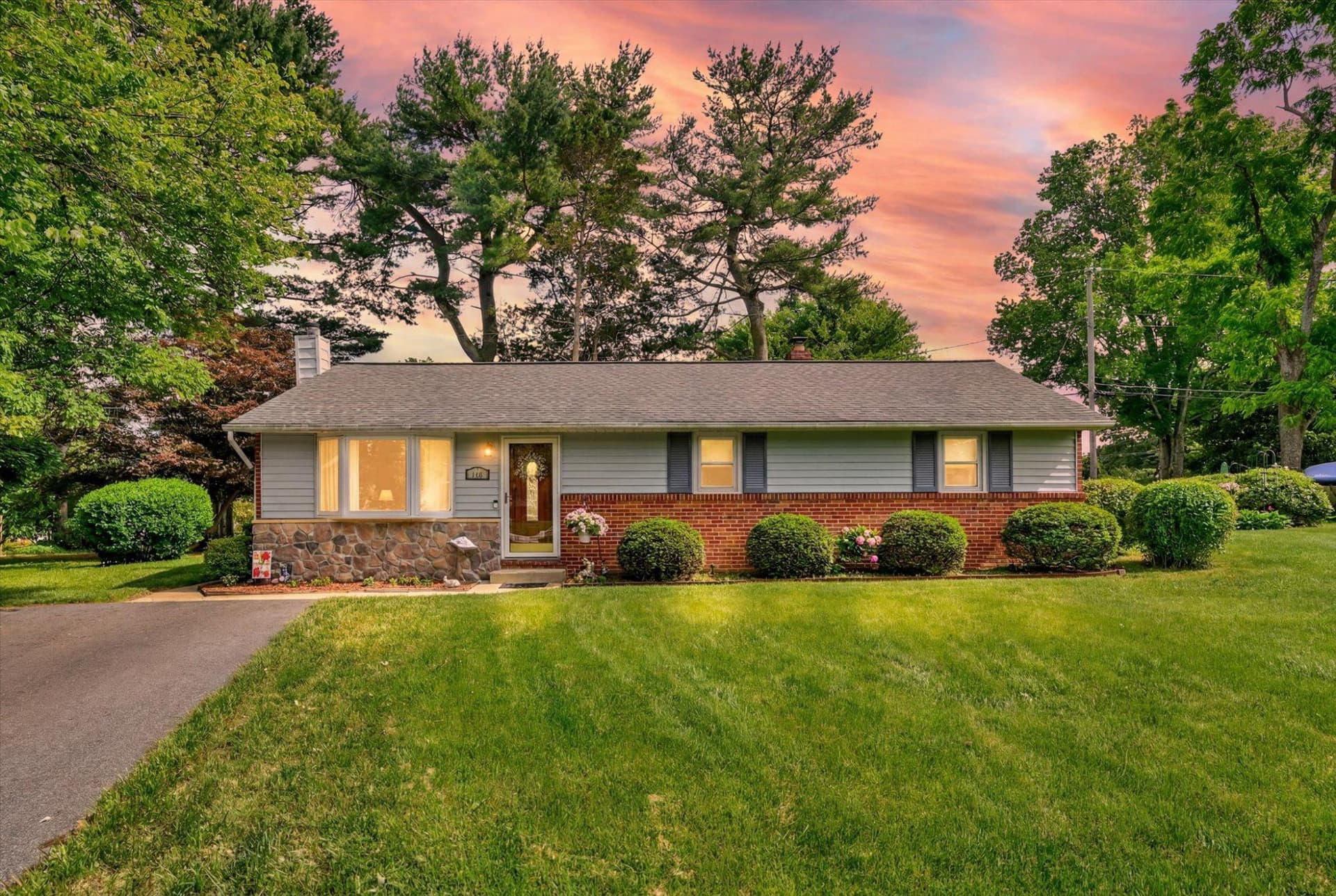110 W Lynbrook Place