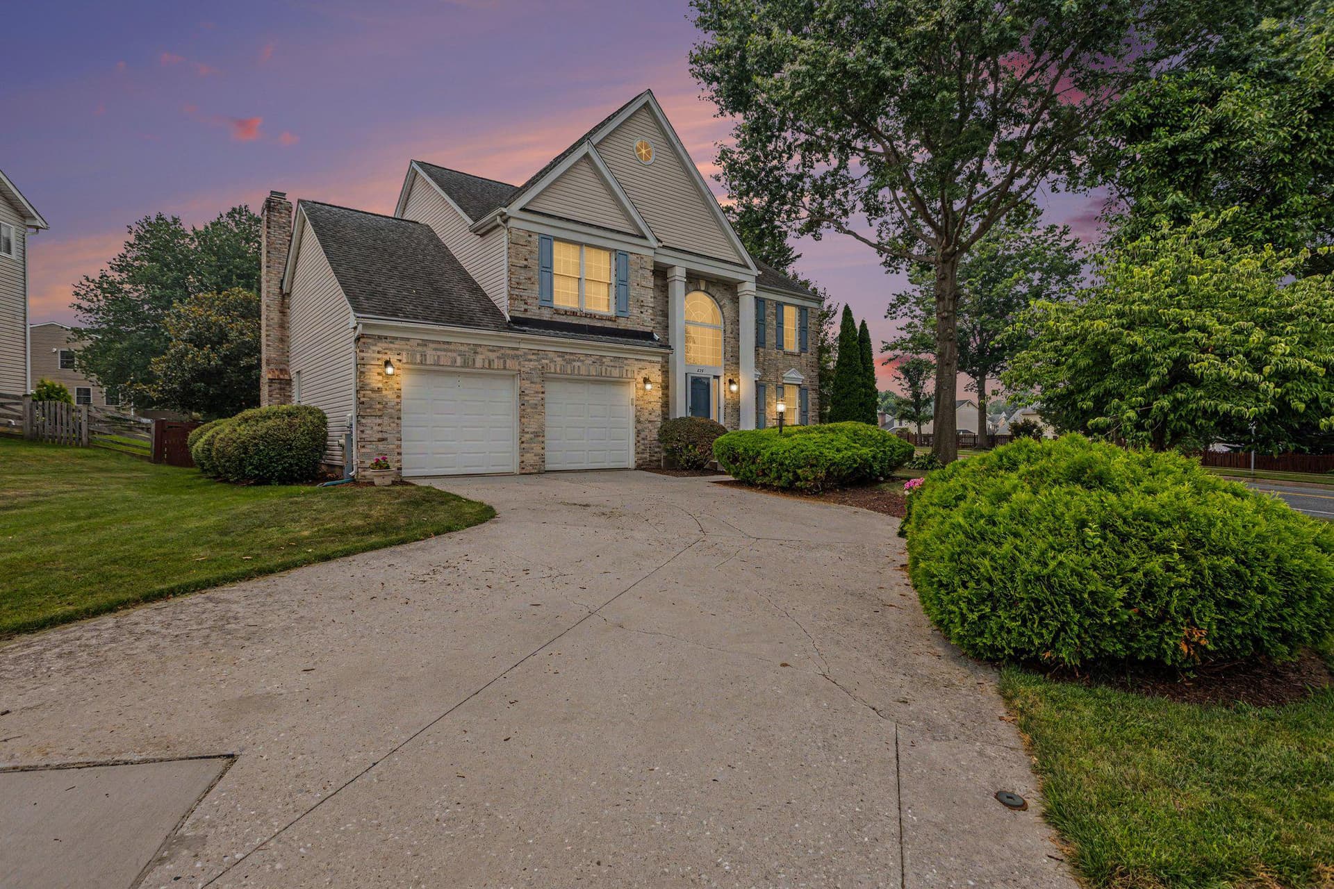 825 Delray Drive photo 1