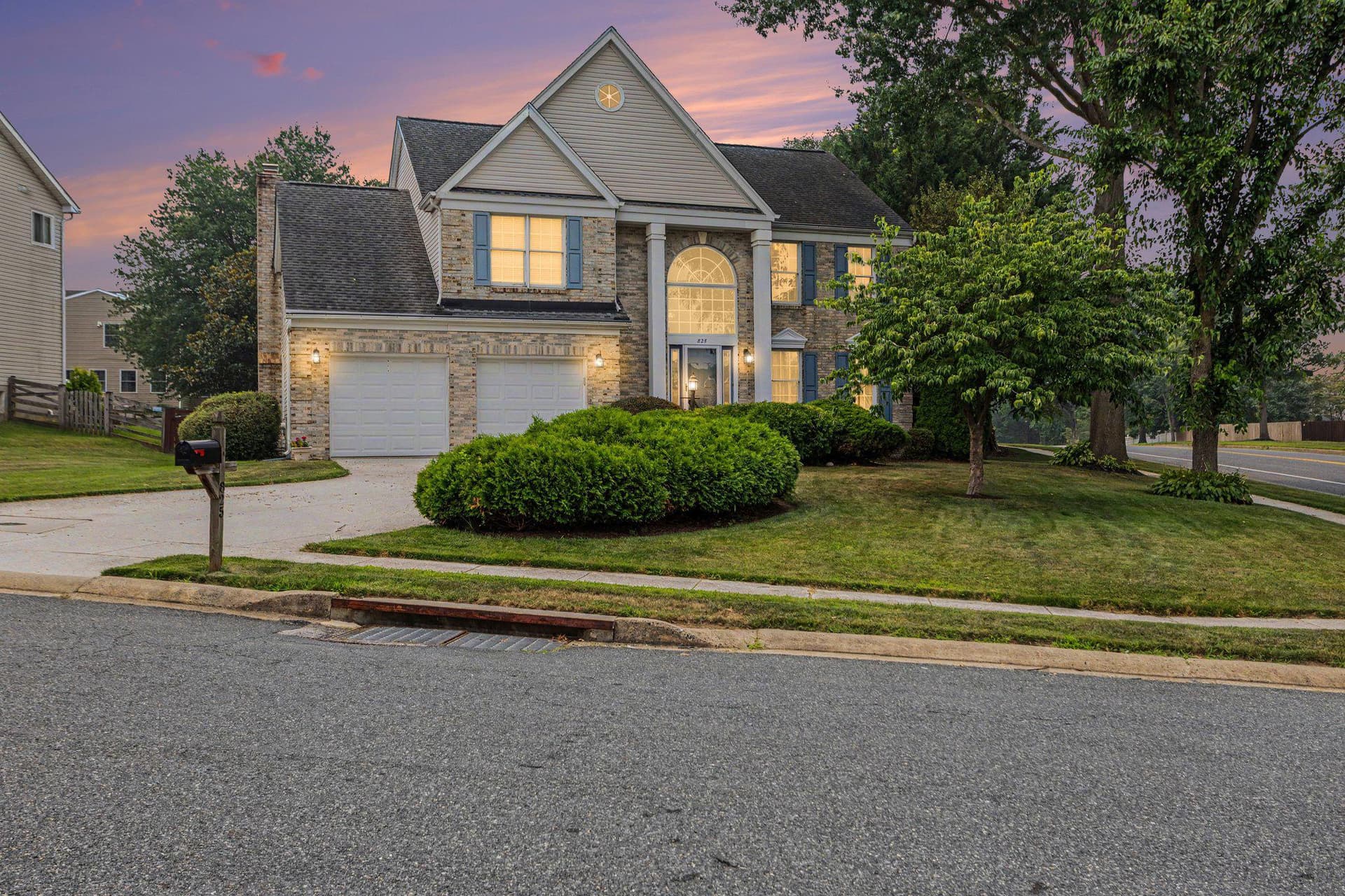 825 Delray Drive photo 2
