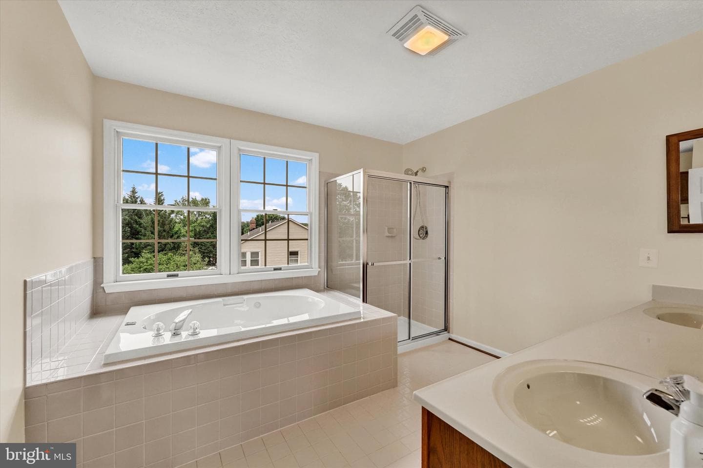 814 N Pine Ridge Court photo 22