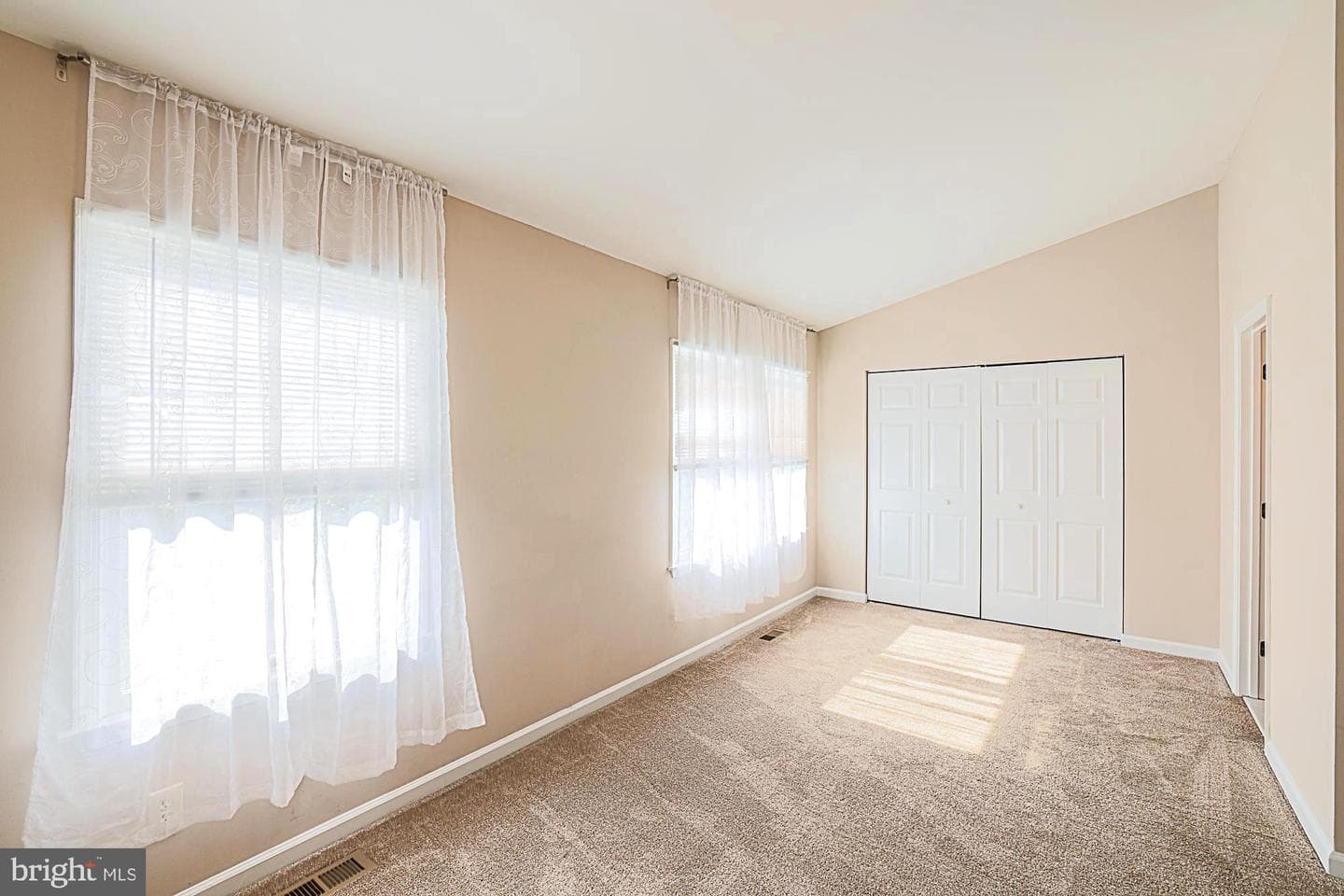 906 Buckland Place photo 41