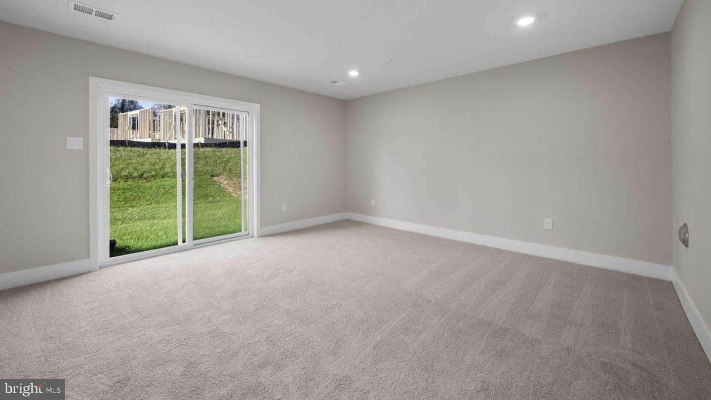 363 Hackley Drive photo 14