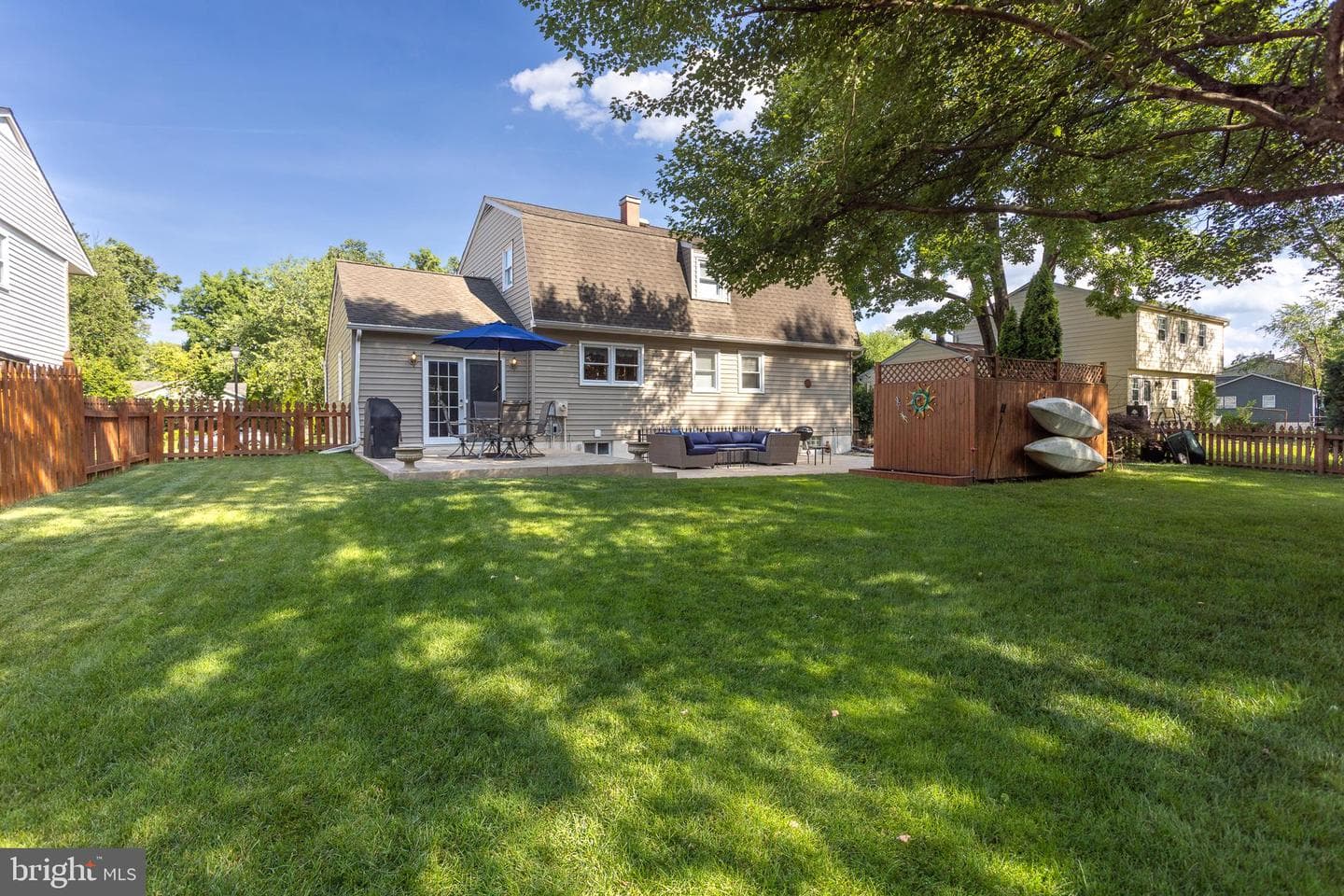 218 Garnett Road photo 9