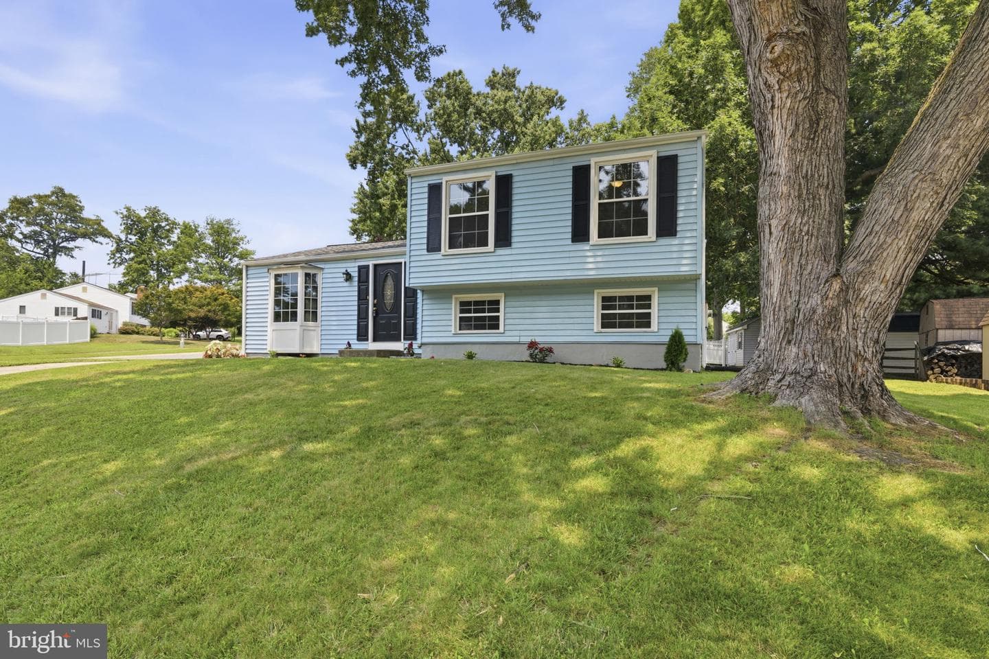 326 Royal Oak Drive photo 4