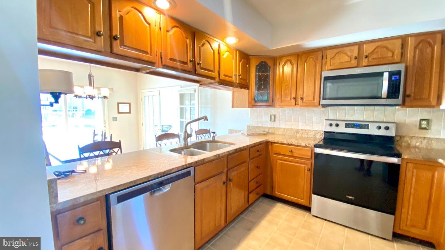 124 Ravenswood photo 7