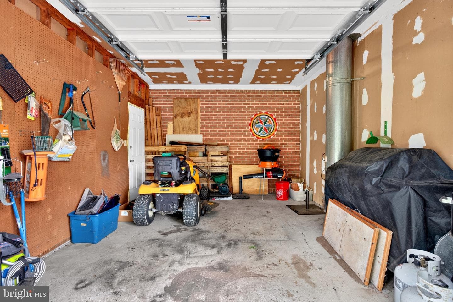 1301 Beaumont Court photo 40