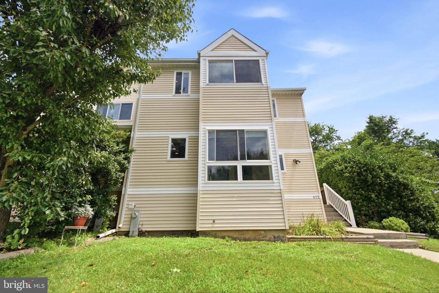 422 Kentmore Terrace photo 5