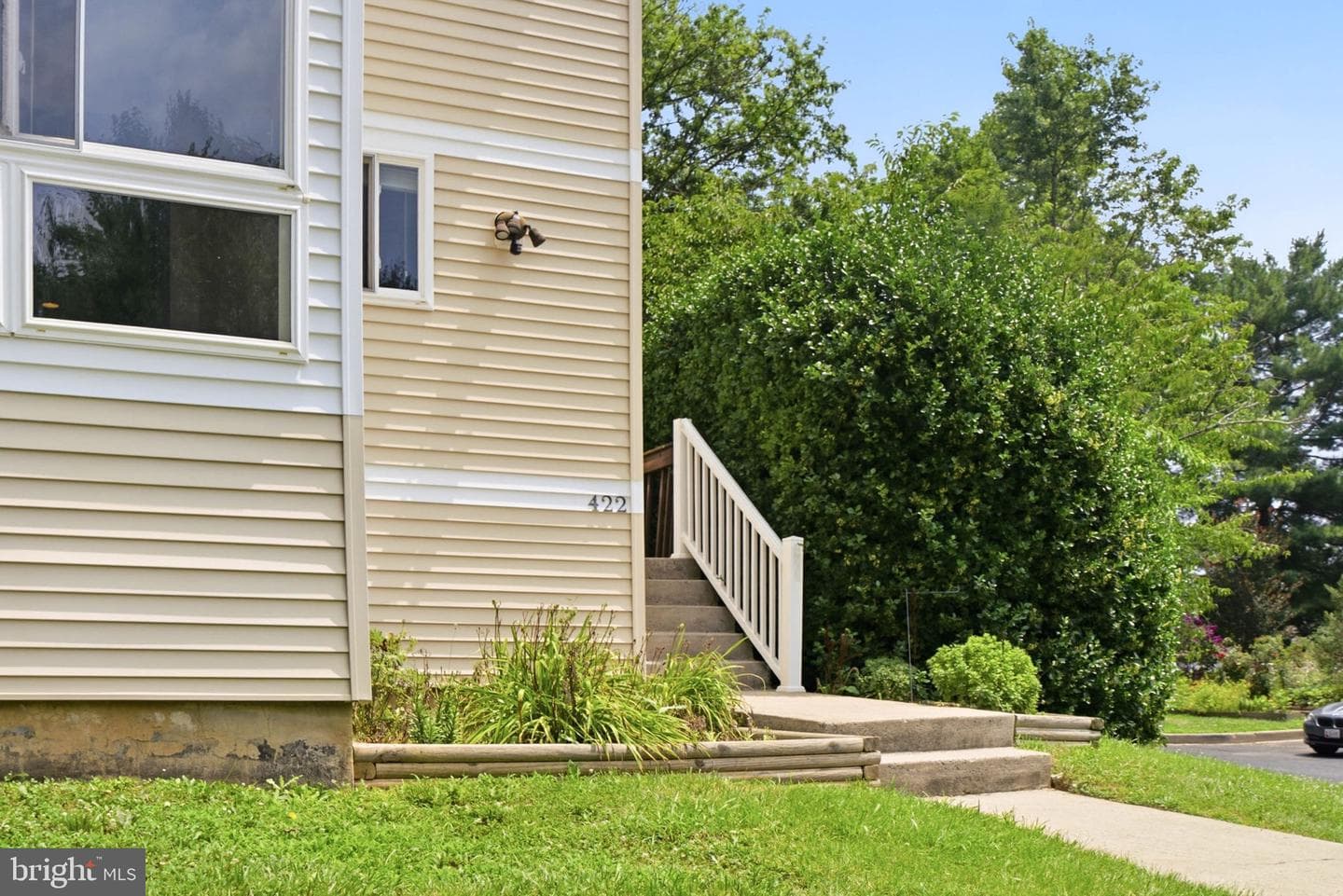 422 Kentmore Terrace photo 6