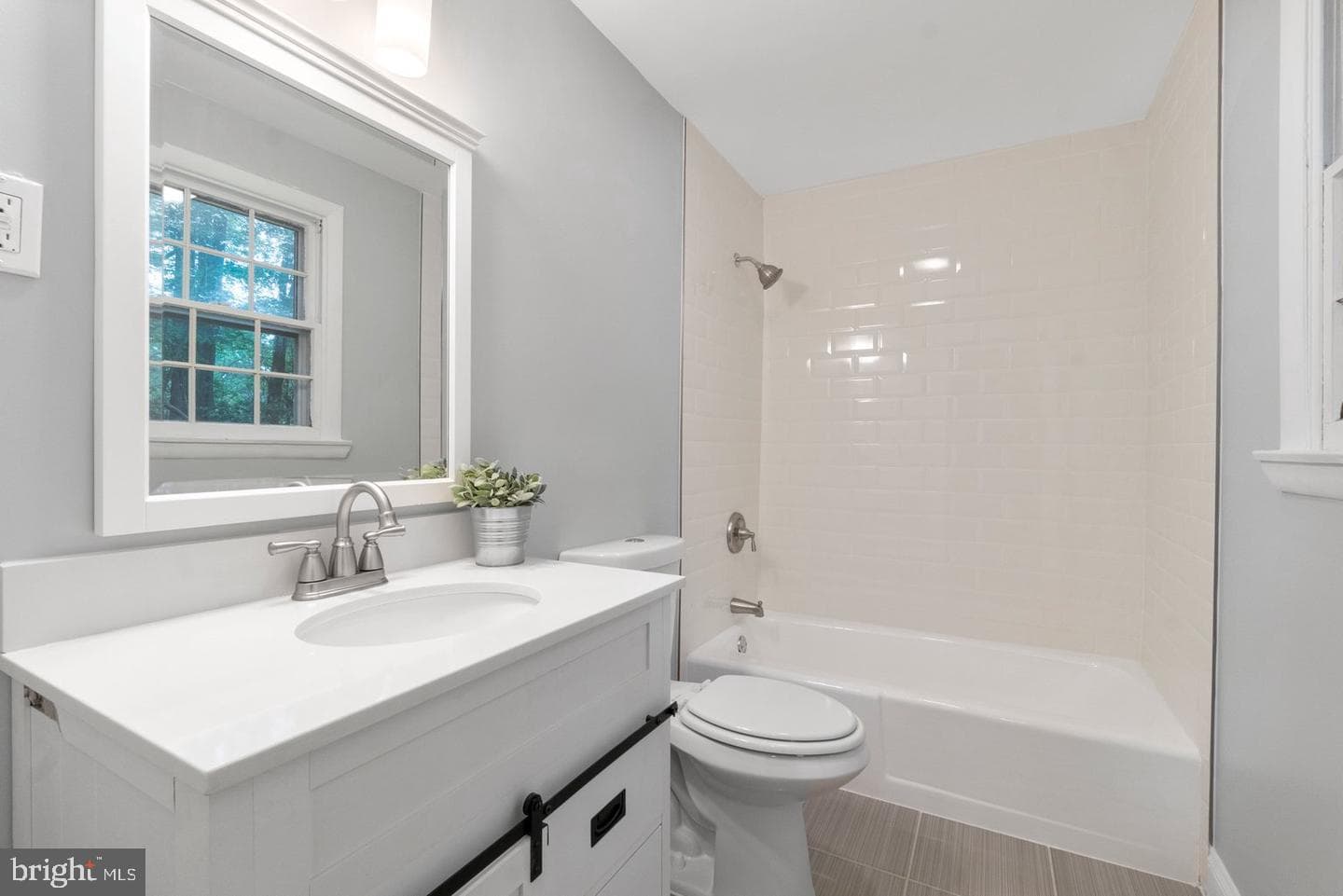 200 Maxwell Court photo 13