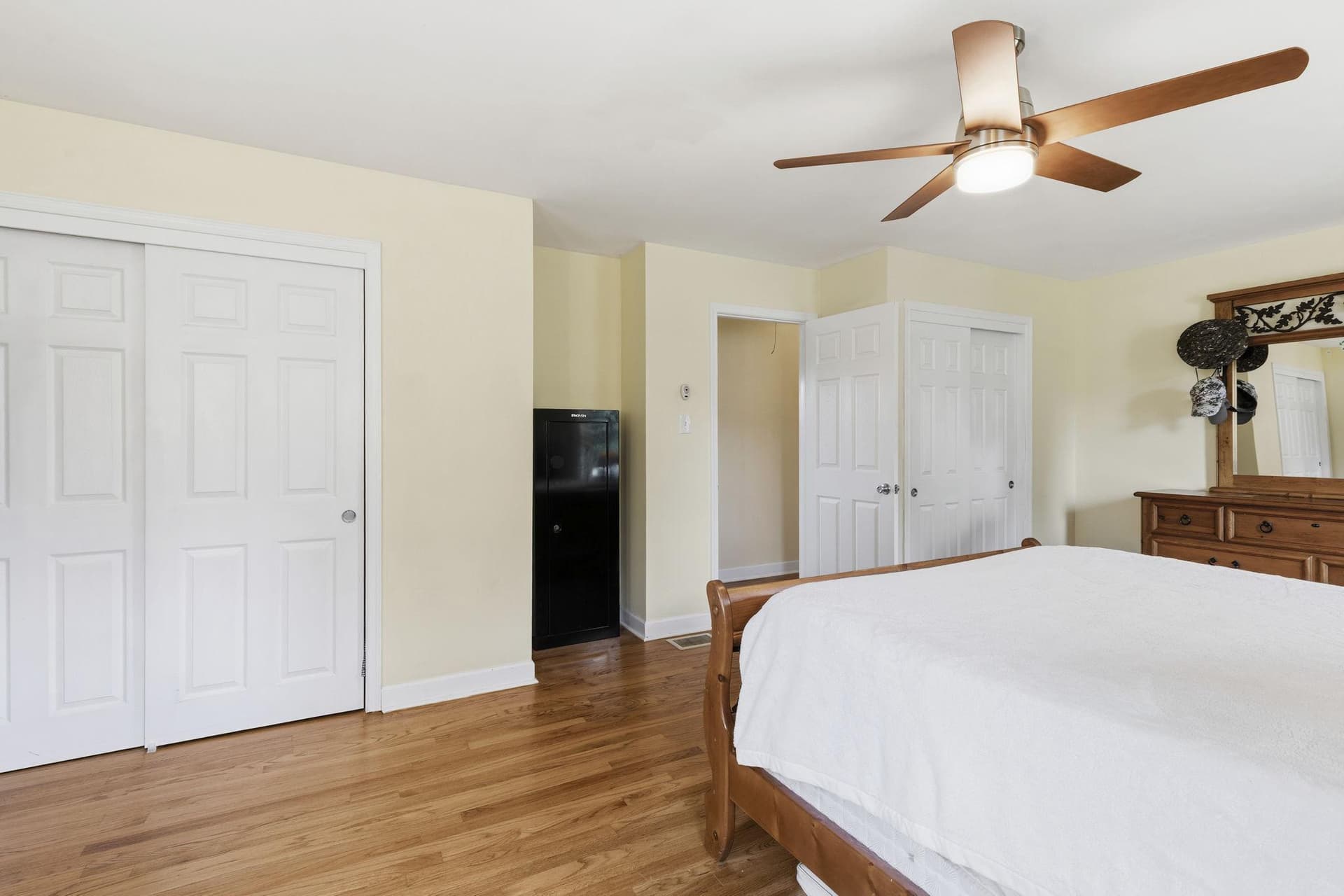 8 Fairhill Road photo 17