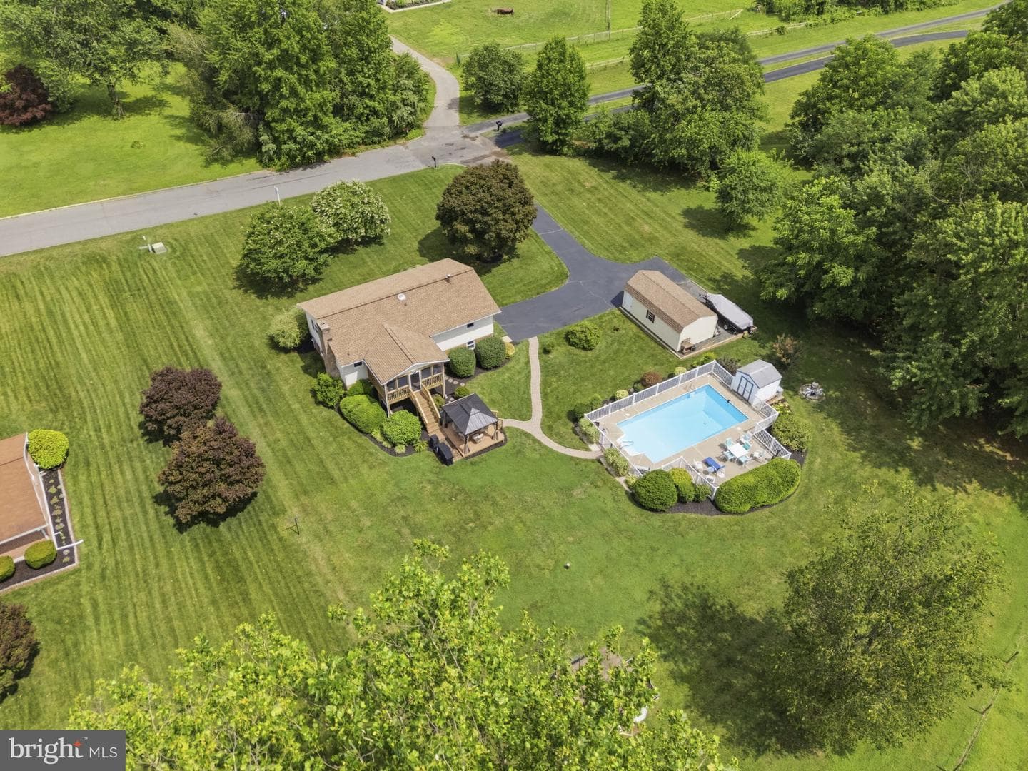 8 Fairhill Road photo 43