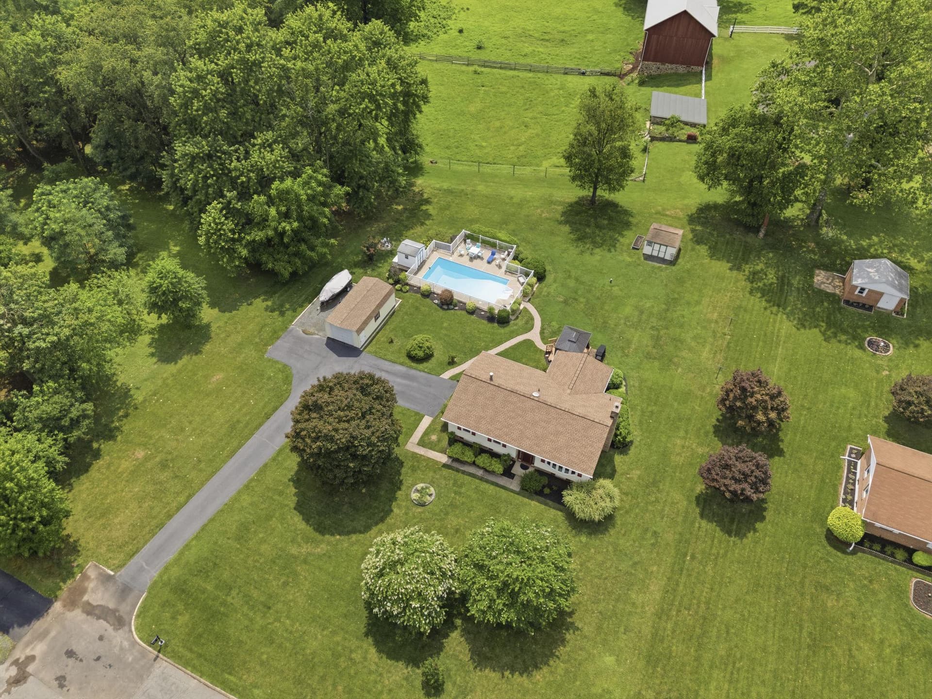 8 Fairhill Road photo 46