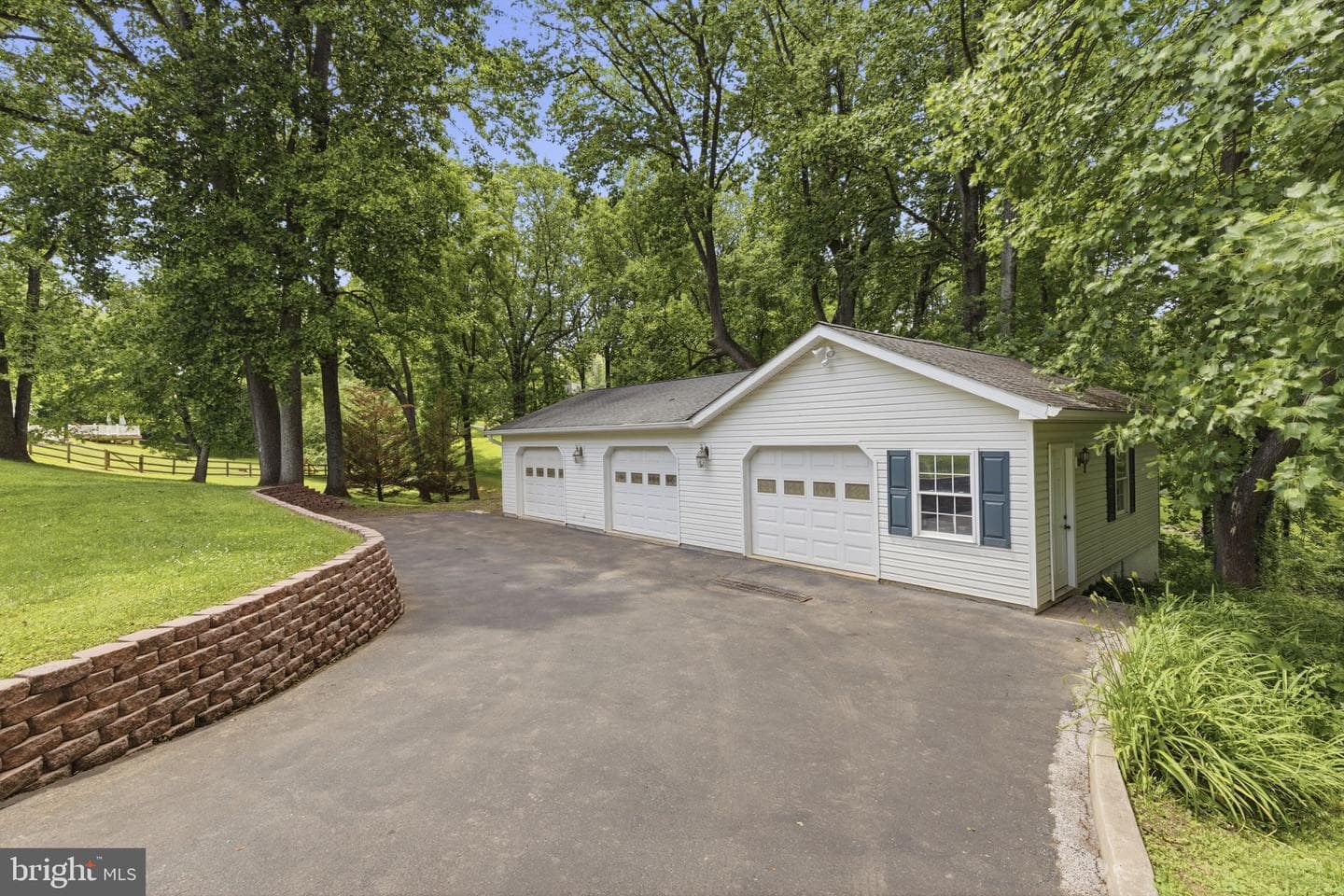 1602 E Branch Court photo 45