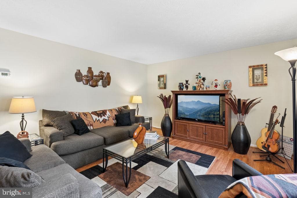 1212 Trillium Court photo 6