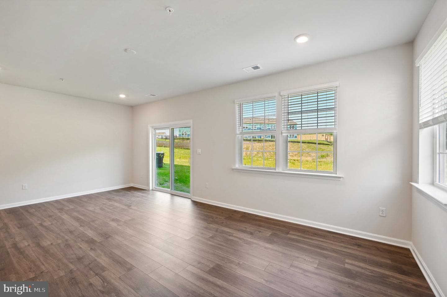 1719 Carver Circle photo 6