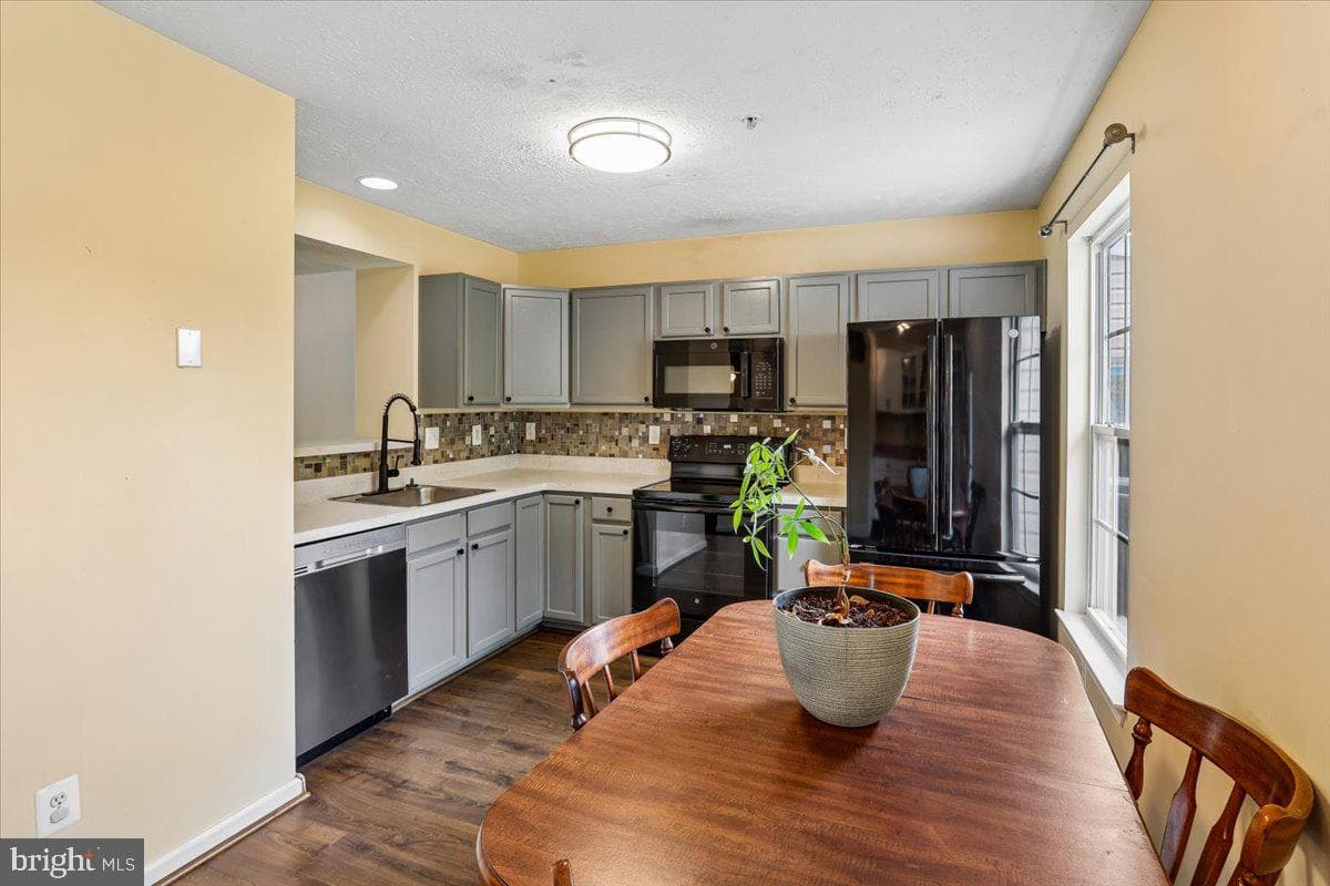 4749 Coralberry Court photo 6