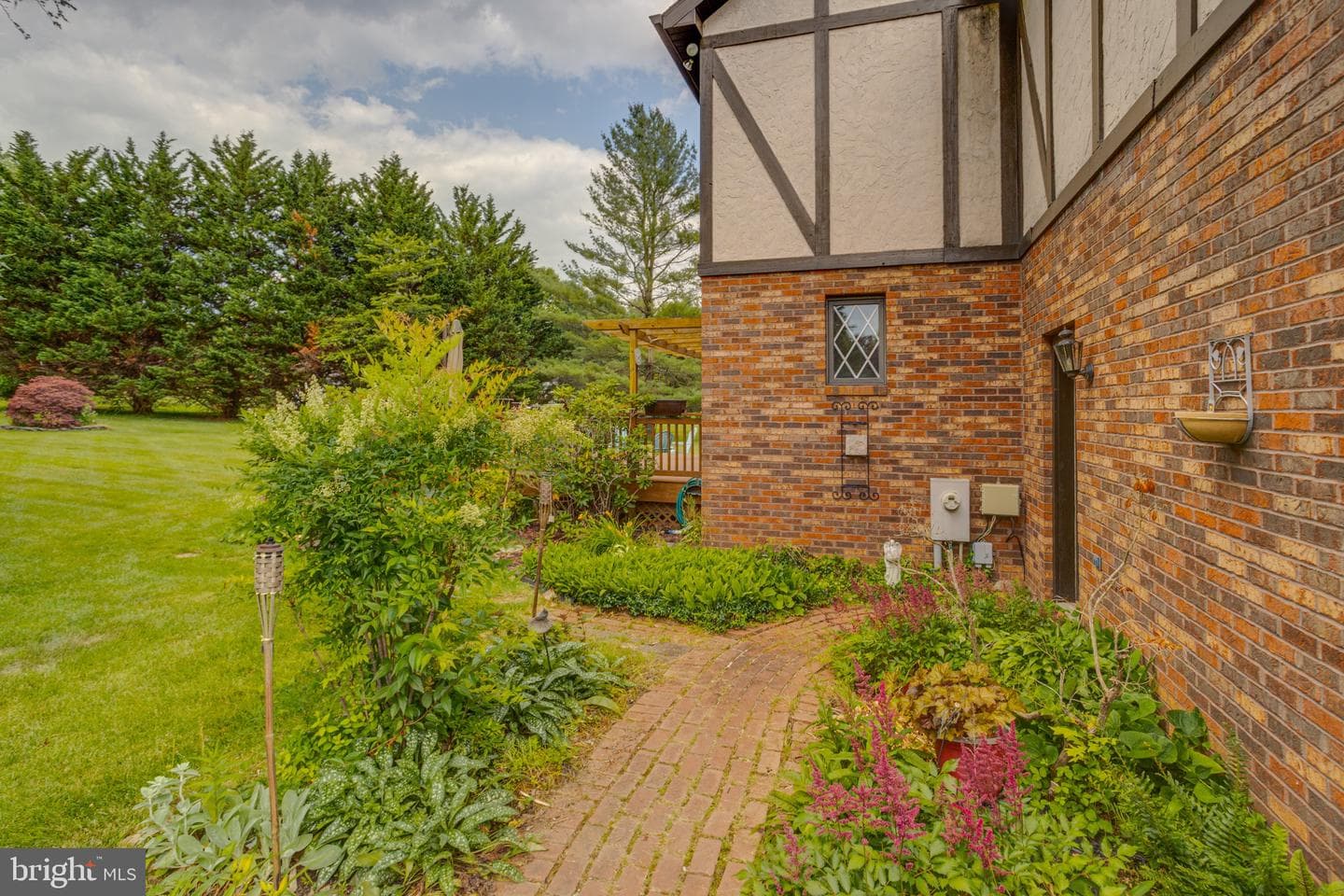 2300 Kings Arms Drive photo 109