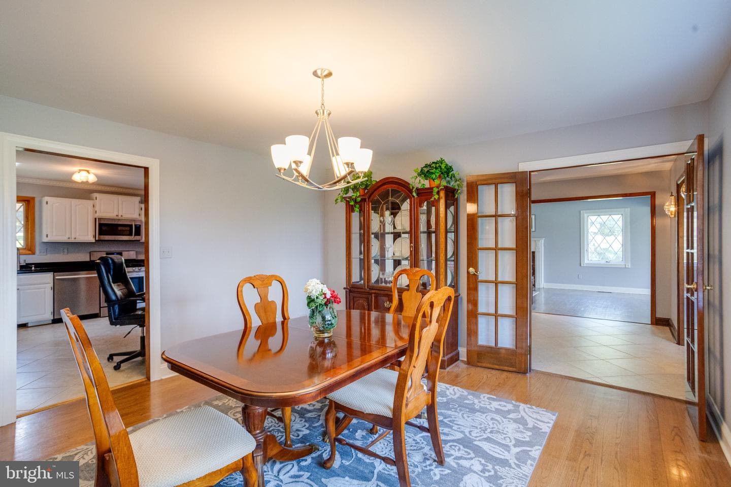 2300 Kings Arms Drive photo 14