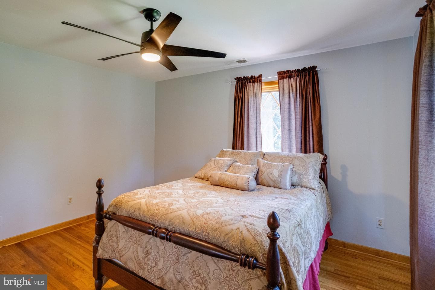 2300 Kings Arms Drive photo 47