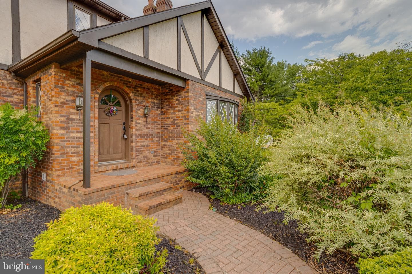 2300 Kings Arms Drive photo 6
