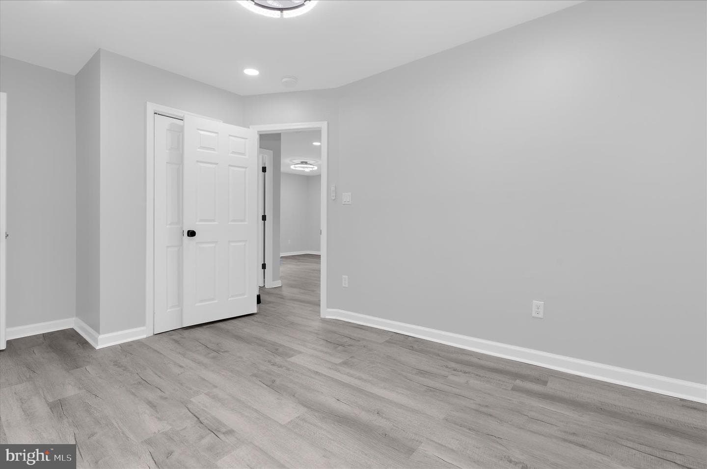 159 E Deen Avenue photo 17