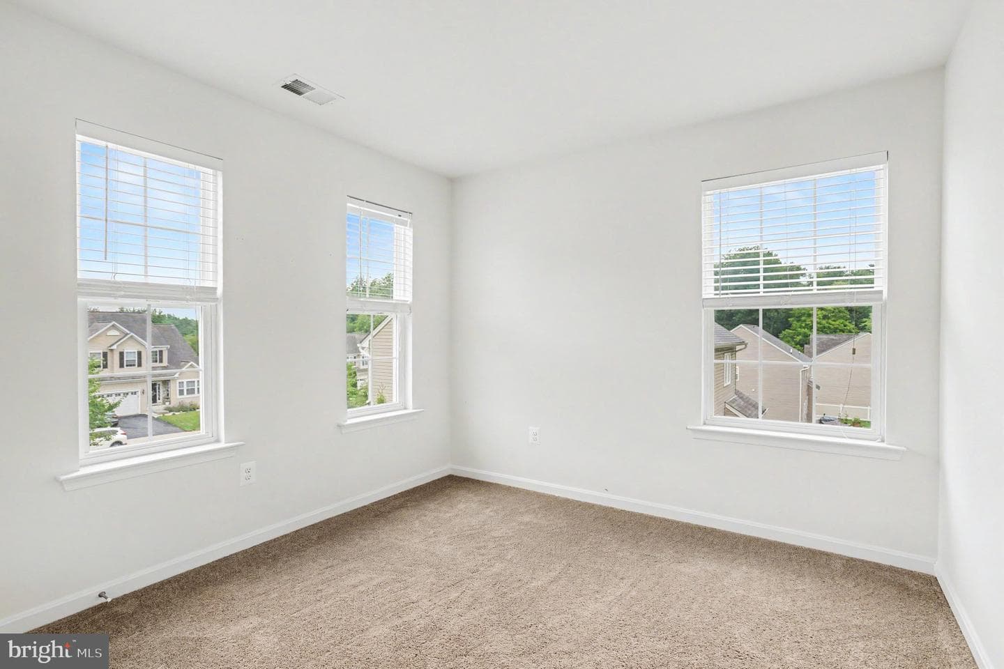 1207 Wishing Well Court photo 27