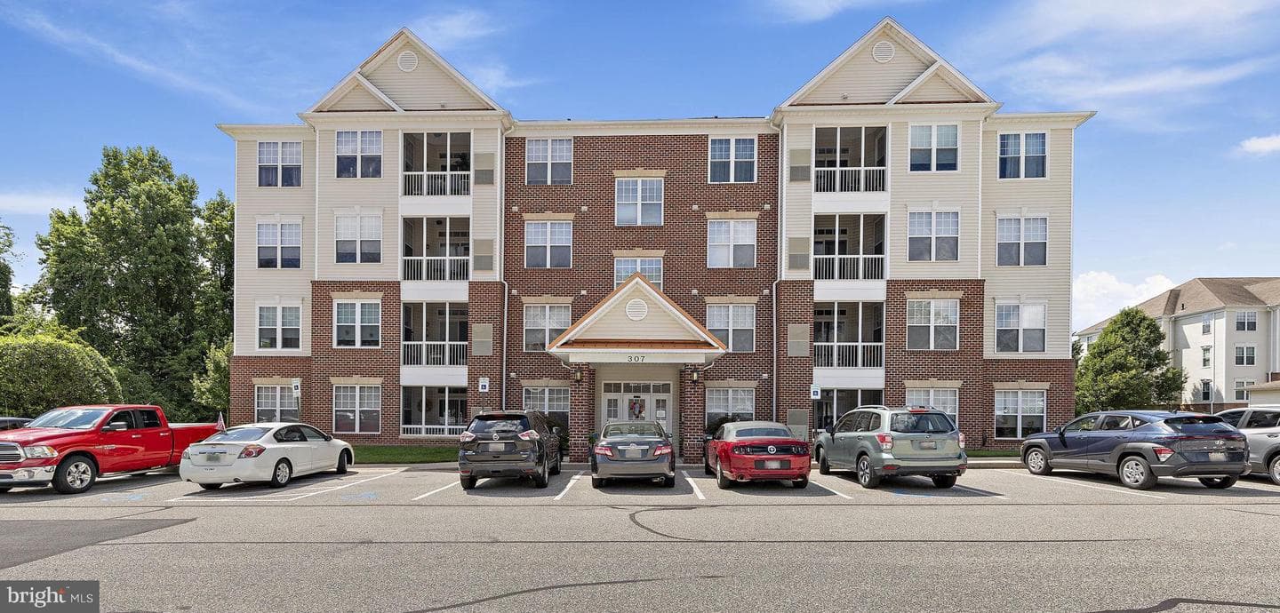 307 Tiree Court #403 photo 1