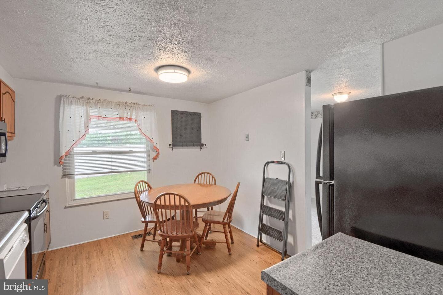 1520 Meadowcrest Court photo 10