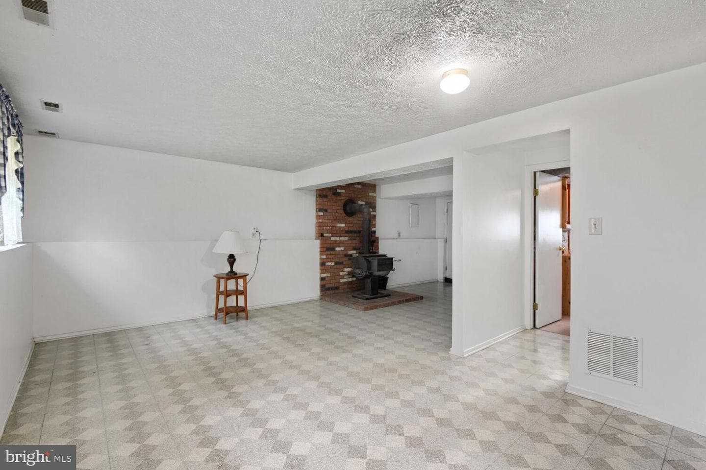 1520 Meadowcrest Court photo 14