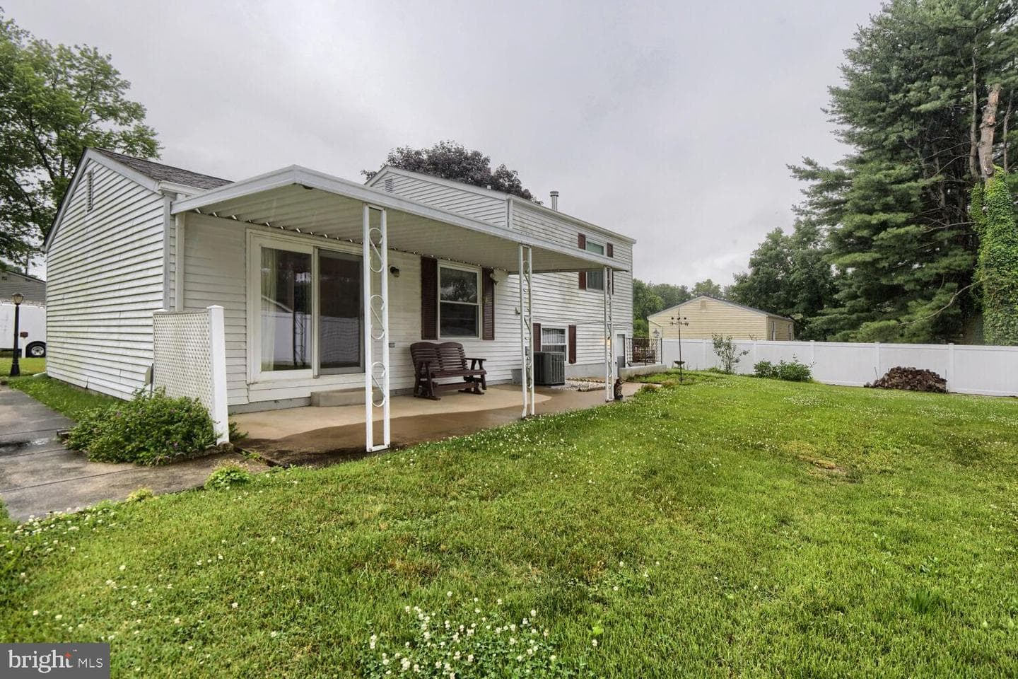 1520 Meadowcrest Court photo 31
