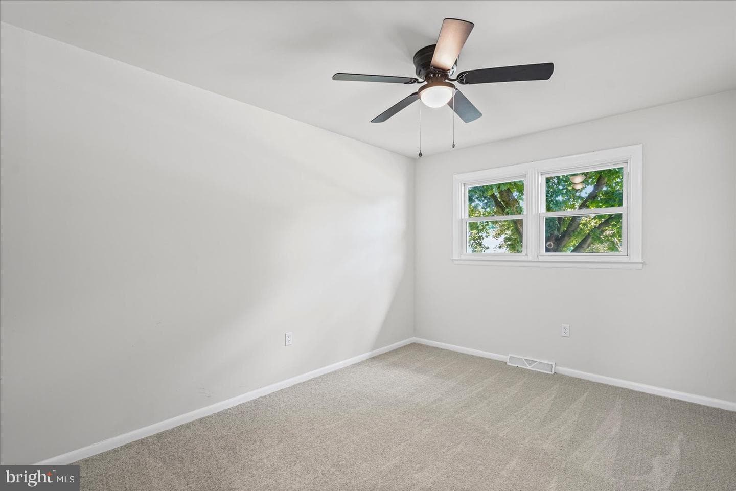 2235 Warfield Drive photo 28